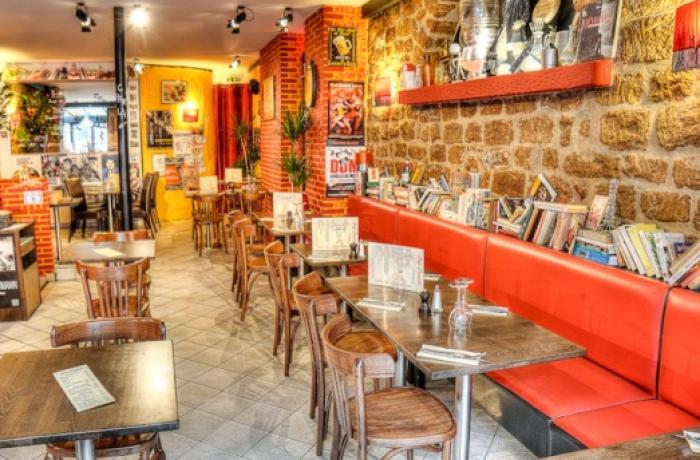 Le Bar-Restaurant le Café des canailles à Paris 11 - Les tables