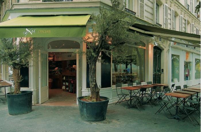 Le Bar-Restaurant le Fuxia Batignolles à Paris 17 - La devanture