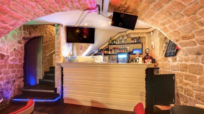 Le Bar-Pub le Kanon à Paris 17 - Le Club