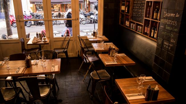 Le Bar-Restaurant le Fuxia le Marais à Paris 3 - Le fond de la salle