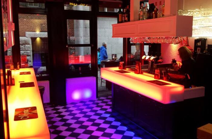 Le Bar-Pub le Petit Paon à Bruxelles - La totalité de l'établissement