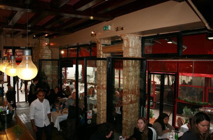 Le Bar-Restaurant le Au Trois Maillets à Paris 1 - Le rez-de-chaussée