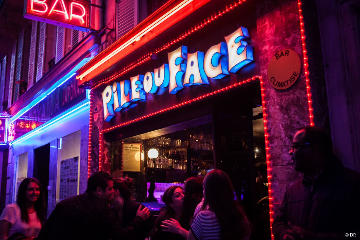 Bar Hotesse Paris