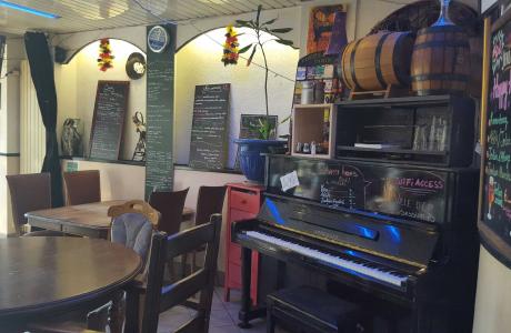 Le Bar-Restaurant le A la ville d'Epinal à Paris 10 - Le Piano