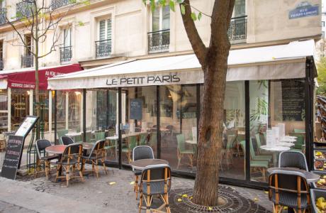 Le Bar à cocktail le Petit Paris à Paris 1 - Le rez-de-chaussée