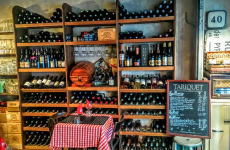 Le Bar-Restaurant l'Avin Première à paris 20 - La réserve de vin