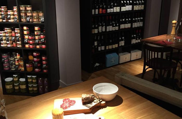Le Bar à vins les domaines qui montent à Bruxelles - La totalité de l'établissement