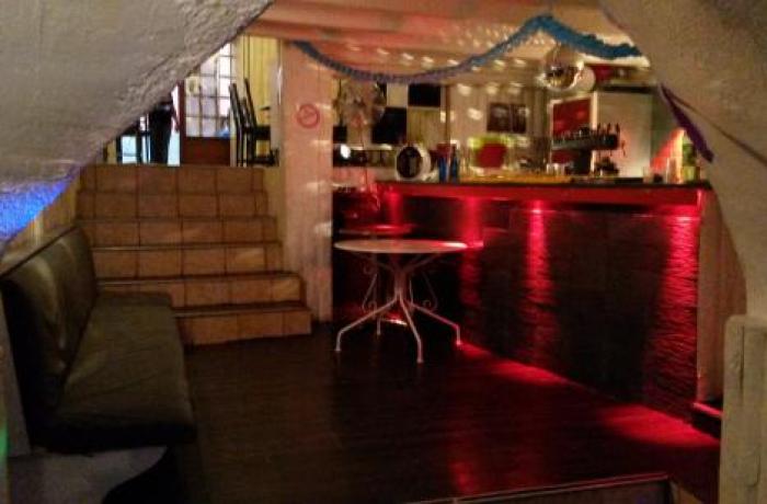 Le Bar-Restaurant le Air de Fête à Nice - La salle du bas