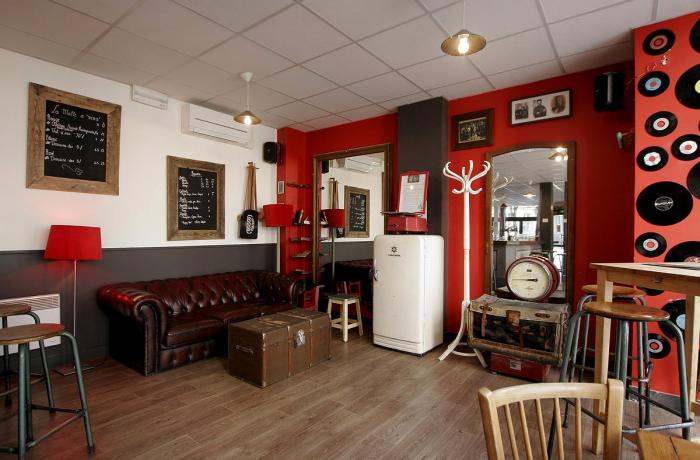 Le Bar la Malle à Paris 9 - La devanture