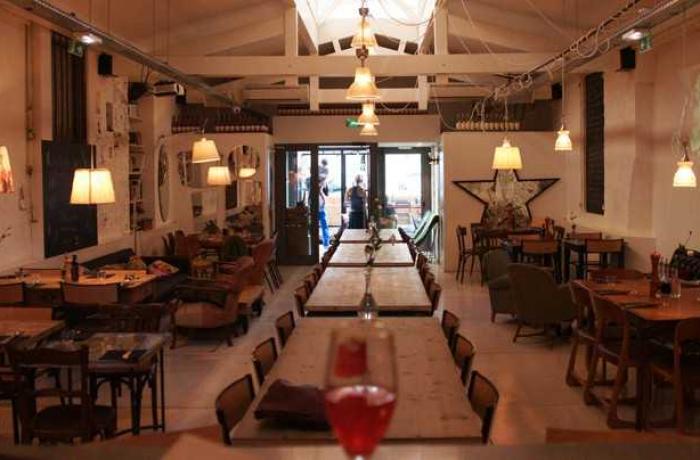 Le Bar-Restaurant le RosaLina Bar à Nice - La totalité de l'établissement