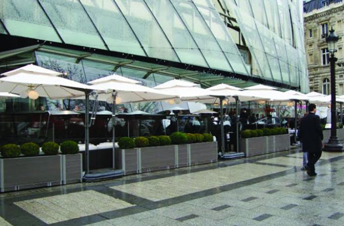 Le Bar-Restaurant le Complexe Drugstore à Paris 8 - La terrasse