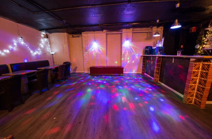 Le Bar-Pub l'Atelier 110 à Paris 3 - Le dancefloor