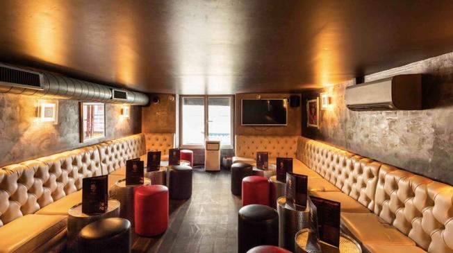 Le Bar-Pub le Gentleman à Paris 9 - La première partie de l'étage