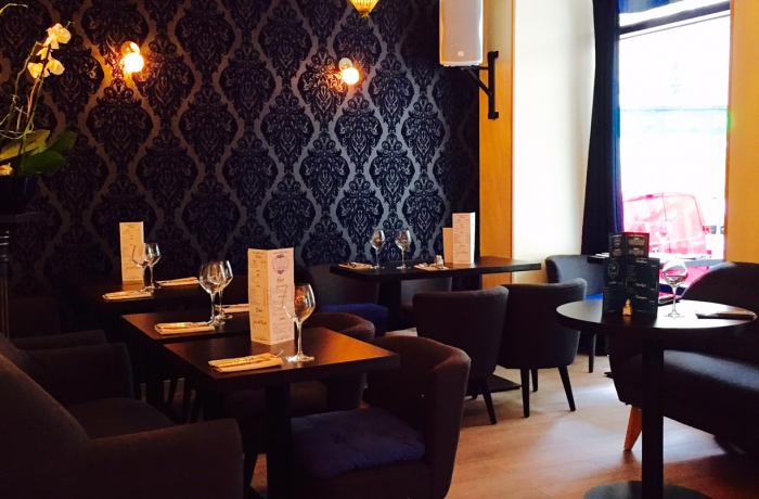 Le bar à cocktail le Fleur Bleu à Paris 6 - L'aménagement