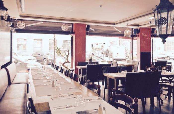 Le Bar-Restaurant le Café les écrivains à Paris 15 - La totalité de l'établissement