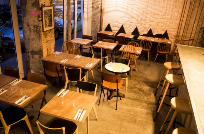 Le Bar-Restaurant le Dune à Paris 11 - Le coin restaurant