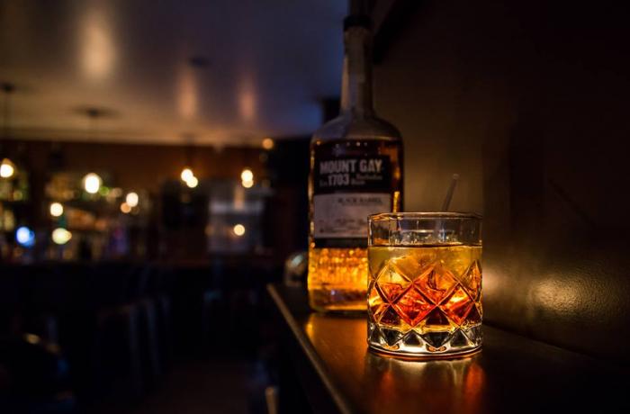 Le Bar à cocktail le Saint à Paris 11 - Place à la dégustation