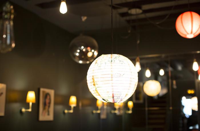 Le Bar-Pub le Hôme Bar à Paris 7 -  Les lumières