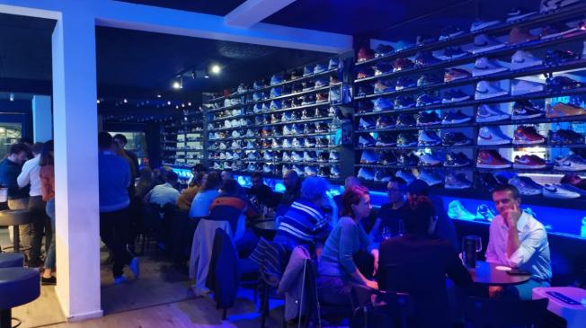 Privatiser réserver Bar Restaurant Sneakers Bruxelles Centre Cocktails espace principal