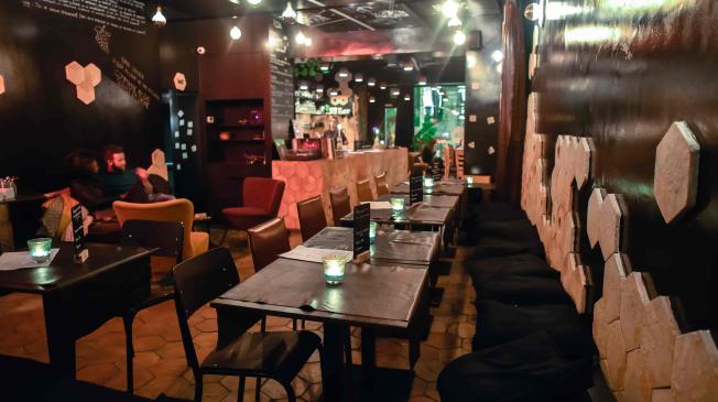 Le Bar le Noir Wine Bar à Ixelles - La Central & Back Room