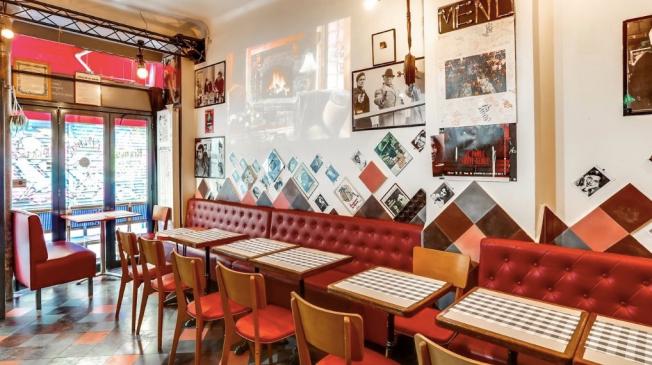 Le Bar-Pub l'Entracte Café à Paris 17 - La salle