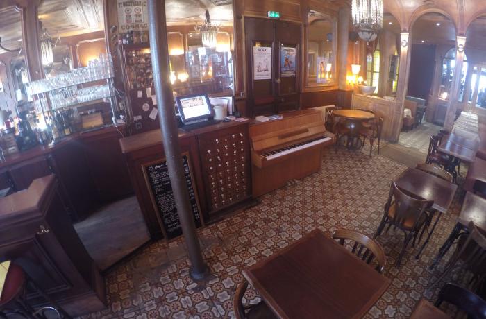 Le Bar-Restaurant la Chope des artistes à Paris 10 - La salle principale
