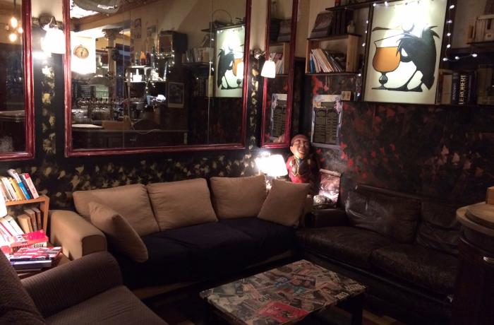 Le Bar-Pub le Piston Pélican à Paris 20 - Le coin cosy