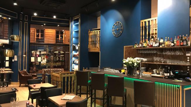 Privatiser un bar à vin à République