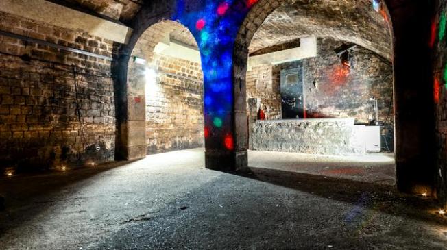 louer les caves le chapelais pour une soirée étudiante