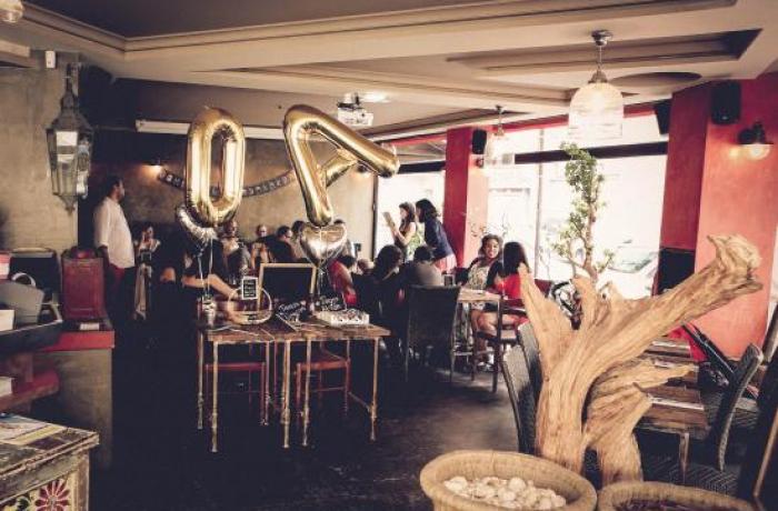 Le Bar-Restaurant le Café les écrivains à Paris 15 - L'espace du fond