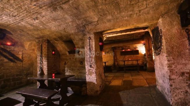 Réservez dès maintenant votre soirée privée dans notre lieu de fête branché à Paris : Les Caves Saint Sabin