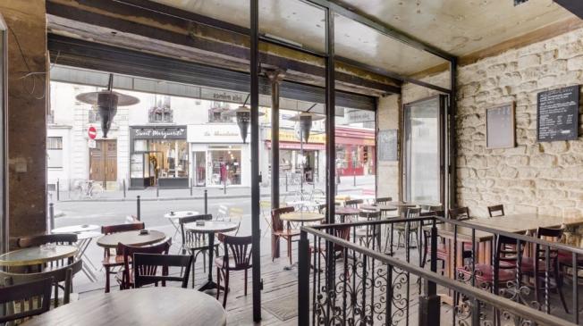 Le Bar les Jolis Mômes Montmartre à Paris 18 - La terrasse