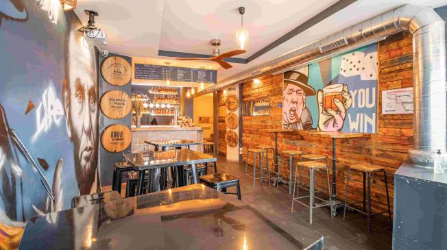 Le Bar le Dagobert à Paris 18 - L'ensemble du bar