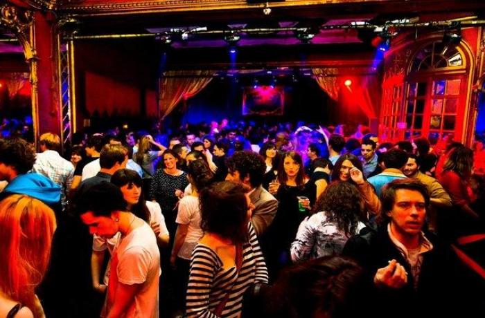 Le Club le Rouge Pigalle à Paris 9 - La totalité de l'établissement