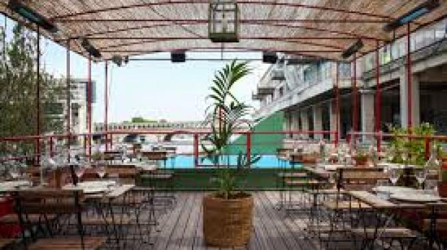 La péniche - Le Mademoiselle Rose à Paris - la terrasse