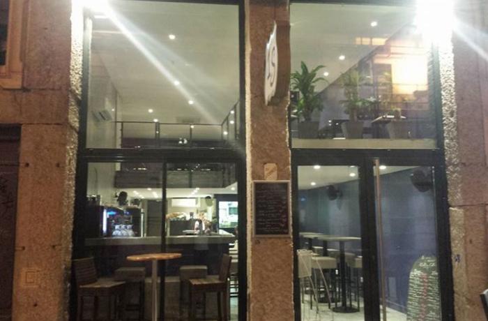 Le Bar-Restaurant l'1solites Caffe à Lyon 2 - L'extérieur