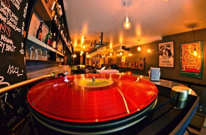 Le Bar le 35 Tours à Paris 2 - Le rez-de-chaussée