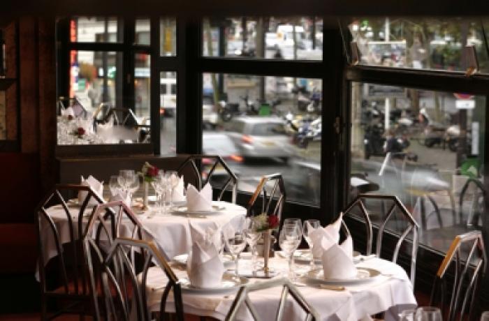 Le Bar-Restaurant le Charlot à Paris 9 - Le salon