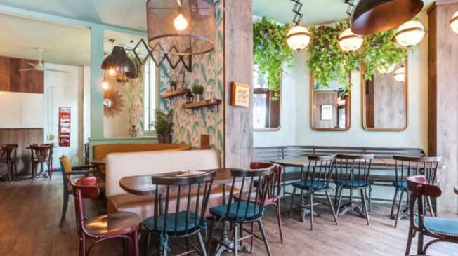 Le Bar-Restaurant le comptoir des frangins à Paris 2 - Le fond du rez-de-chaussée