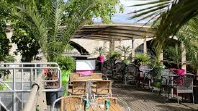 La péniche - Le Mademoiselle Rose à Paris - la terrasse