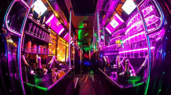 Privatiser Bus Discothèque Paris soirée amis - Le Double Bus