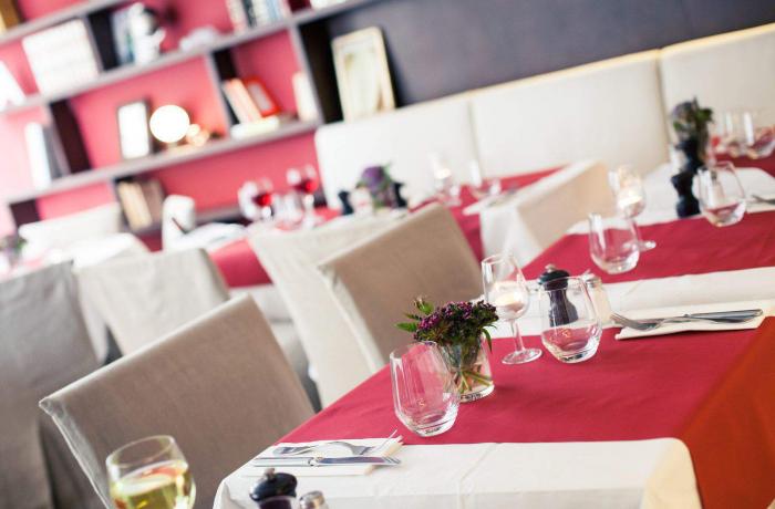 Le Bar-Restaurant les Voyelles à Paris 1 - A table !