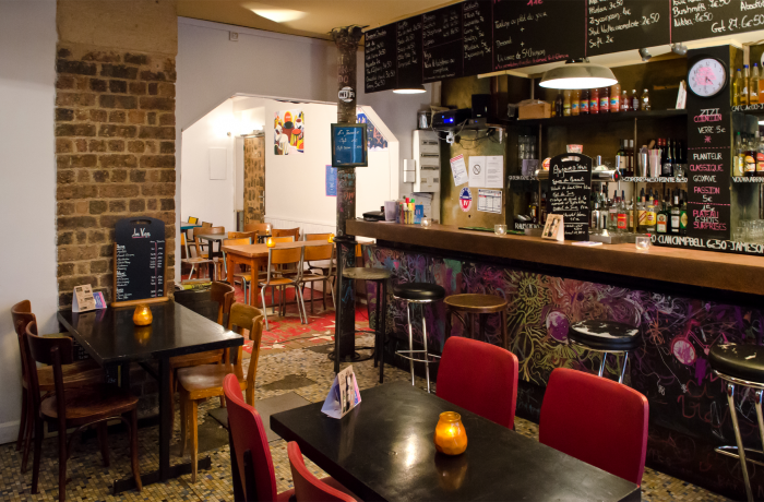 Le Bar le Bicyclette Café à Paris 19 - L'entrée de l'établissement