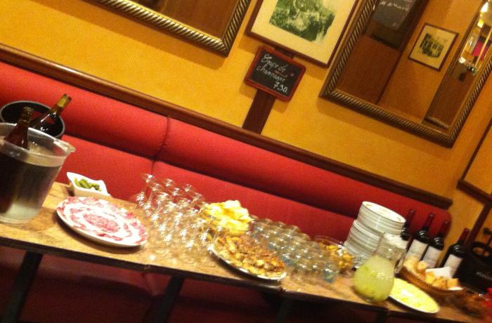 Le Bar-Pub l'Empire Bar à Paris 2 - Le buffet