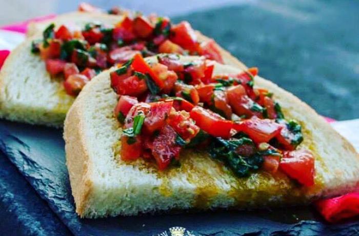 Le Bar-Club les Caves de Vaufrèges à Marseille 9 - Une petite faim ?