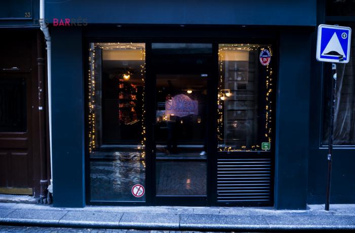 Le Bar le Superb' à Paris 2 - La devanture