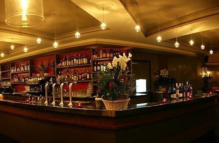 Le Bar-Restaurant le Café les écrivains à Paris 15 - Le bar
