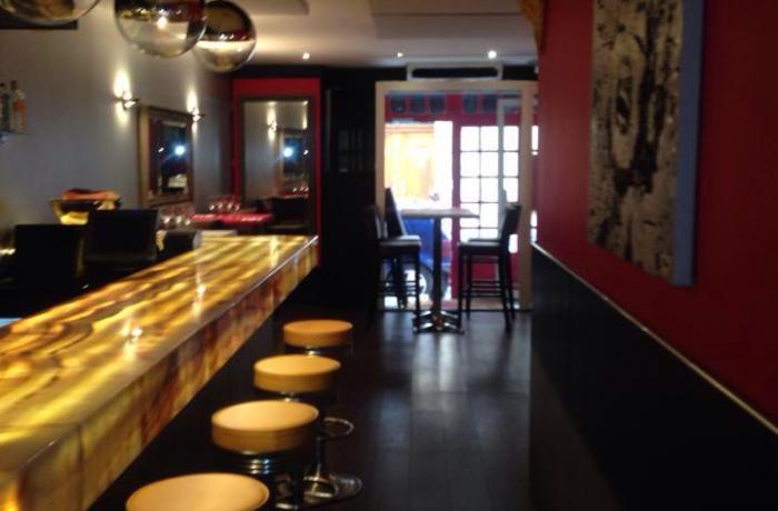 Le Bar-Restaurant l'Amoroso à Aix-en-Provence - L'ensemble du bar