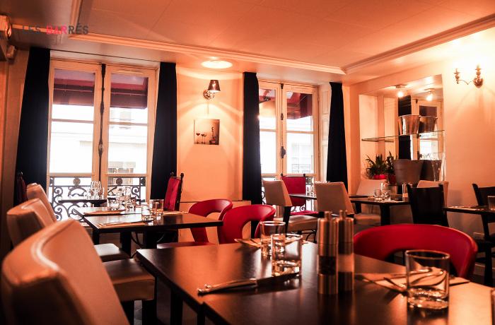 Le restaurant l'Atelier Duphot à Paris 1 - La salle du fond à l'érage