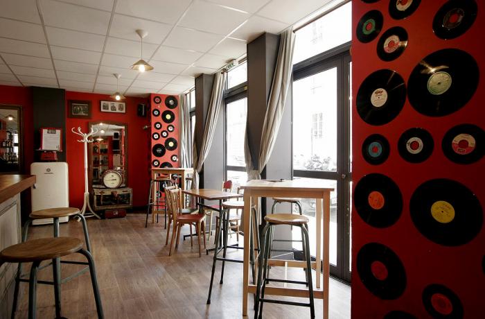 Le Bar la Malle à Paris 9 - Le rez-de-chaussée